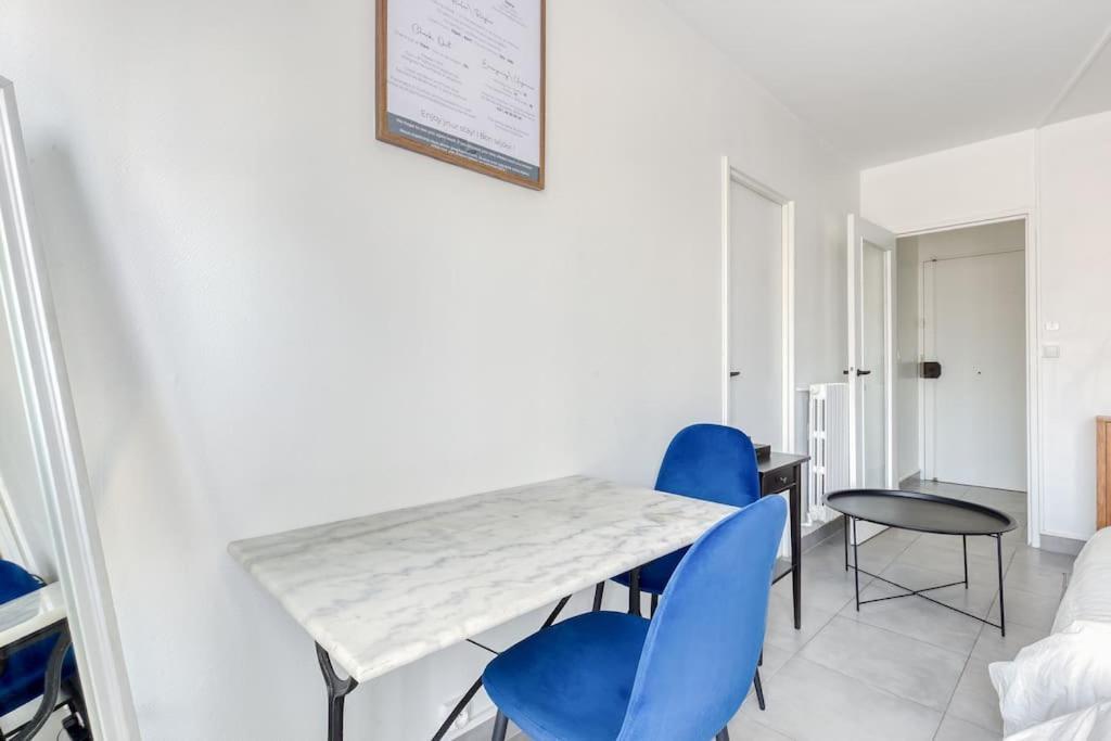 Votre Pied-a-terre Parisien A Montreuil-fontenay Apartment